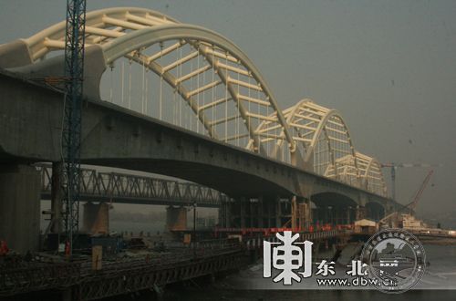 作为哈齐客运专线重要控制性工程，松花江特大桥正式完工。东北网记者 孙英鑫 摄