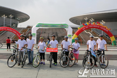 中铁五局六公司南龙铁路NLZQ-3标二分部团员青年参加“迎青运 环苏区”沙县自行车绿色骑行活动