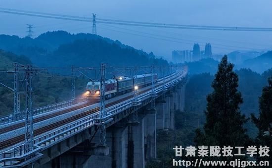 渝贵铁路明年年初开通