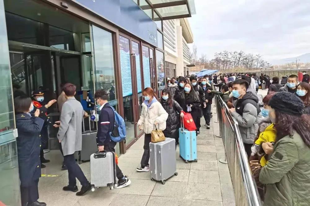 兰州高铁乘务学校教广大学子进站乘车新规