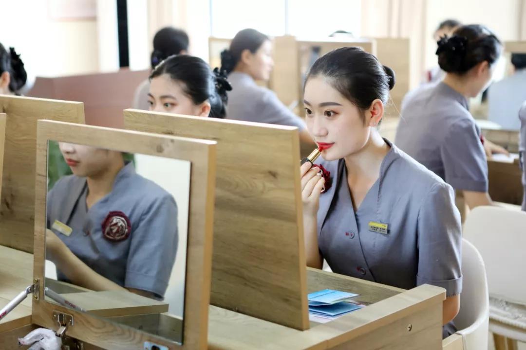 兰州高铁中专学校论职业教育的重要性